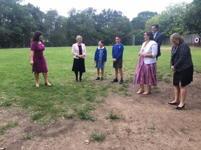 Left to right: Megan Lockery (Principal, Lindfield Public School) Vivienne Zhang and Samuel Gleeson (School Captains), Education Minister, the Hon. Sarah Mitchell, MLC, Jonathan O’Dea, MP for Davidson, and Stacey Exner, (Department of Education) 